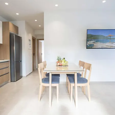 Averto Anna Rachi (Lefkada)